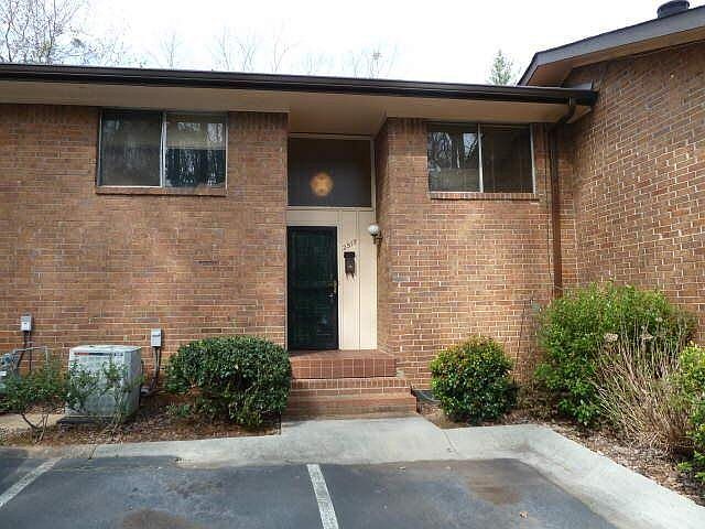 2nd image of 2517 Bradford Sq