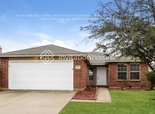 525 Jennifer Dr, Burleson, TX 76028