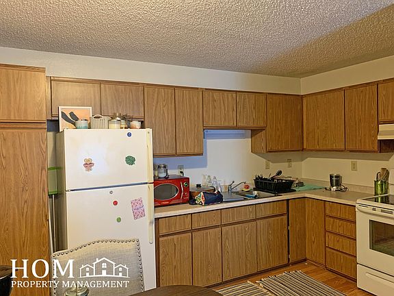3rd image of 131 W Lind St #1