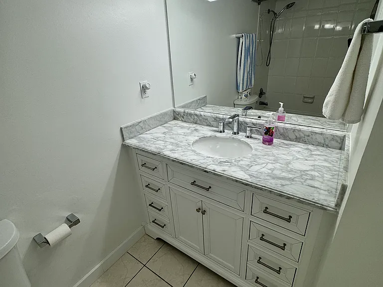 2899 Collins Ave #604 — Photo 19