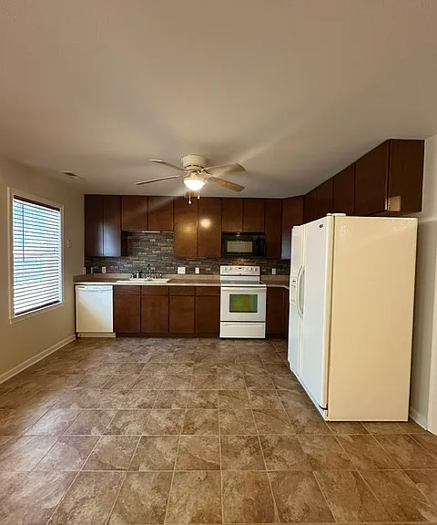 11021 Naples Ct #BASEMENT — Photo 11