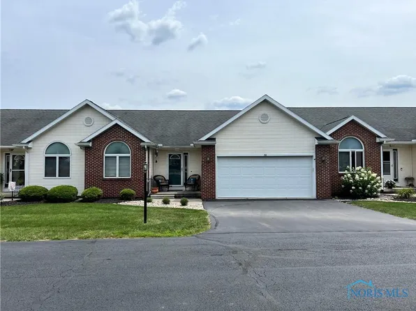 38 Towne And Country Dr, Tiffin, OH 44883