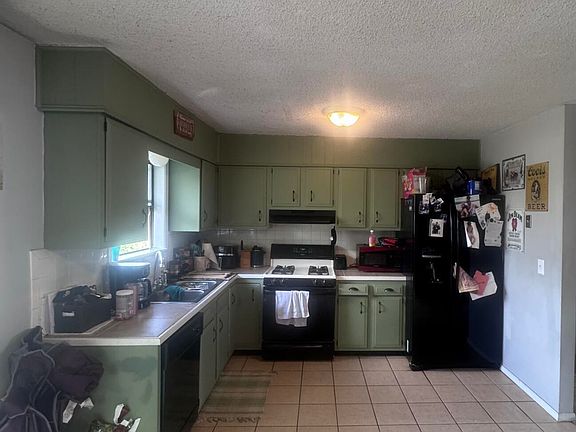5th image of 219 W Maverick St