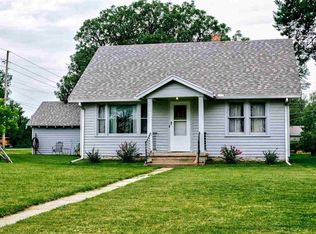 1321 S Pine St, Newton, KS 67114