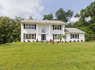 33 Ridings Pkwy, Princeton, NJ 08540