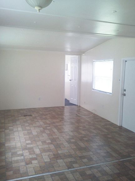 2nd image of 2031 Buddy Ln
