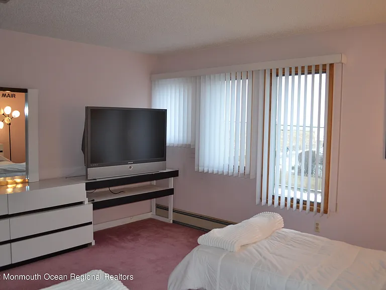 106 Oceanfront — Photo 47