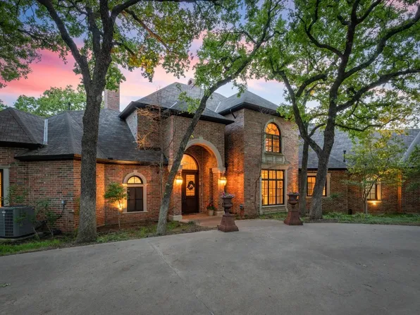 2501 Pelican Ct, Flower Mound, TX 75022