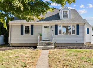 27 Reef Ct, Fairfield, CT 06824