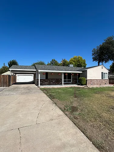 680 El Encino Way Photo 1