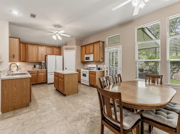 273 Sunset Path S, Montgomery, TX 77316