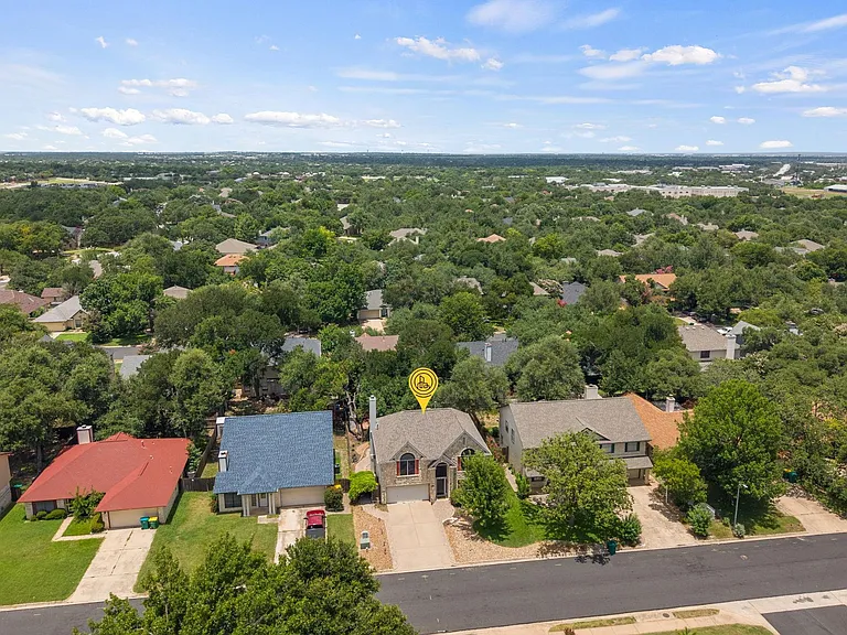 1901 Lobelia Dr — Photo 35