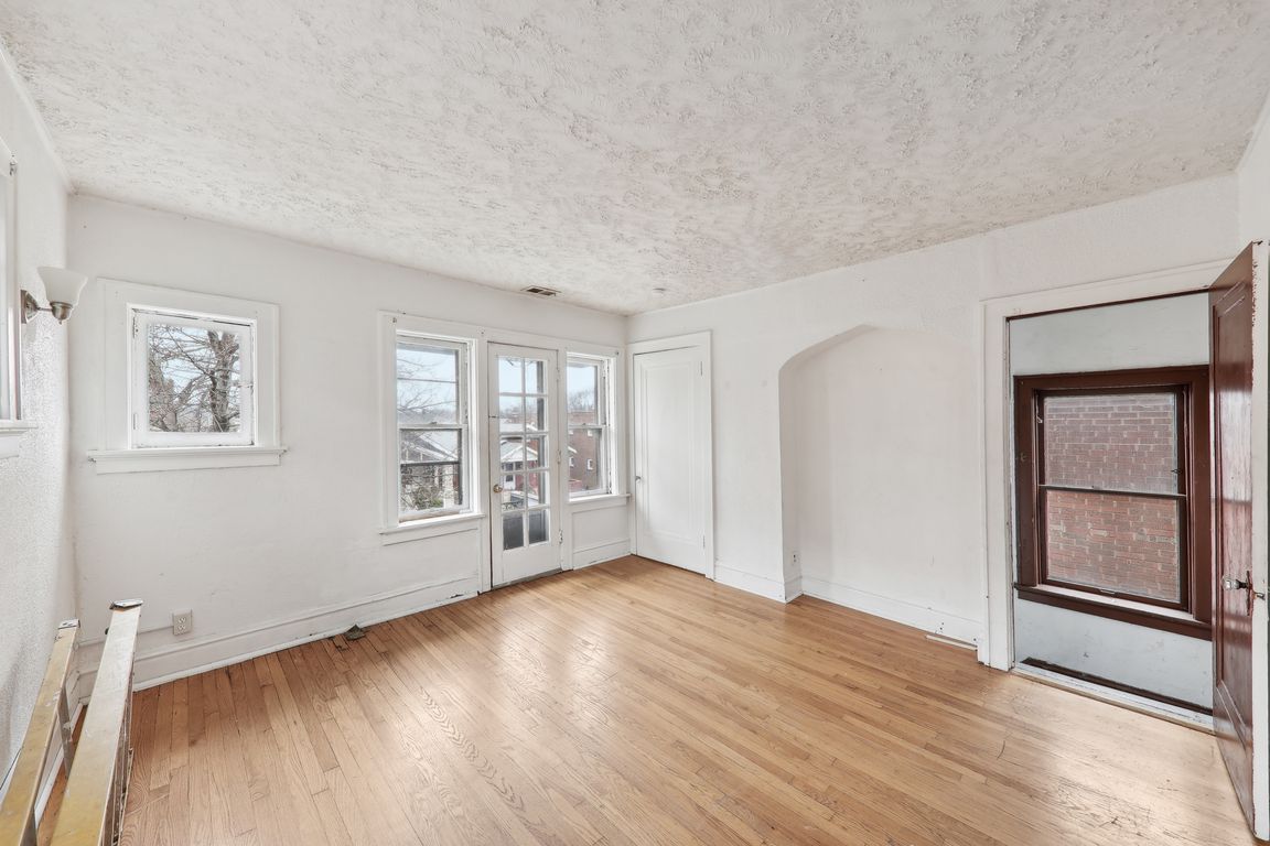4655 Farlin Ave a-020.jpg