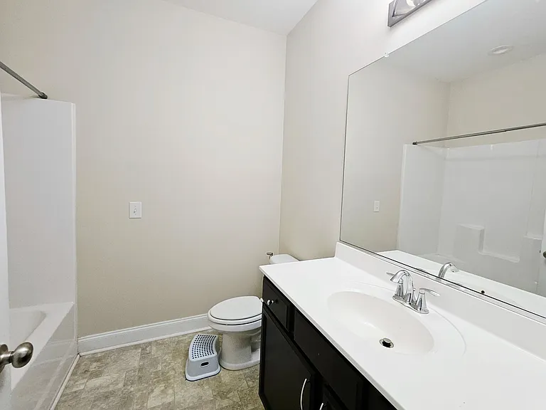5790 Highland Grove Dr — Photo 18
