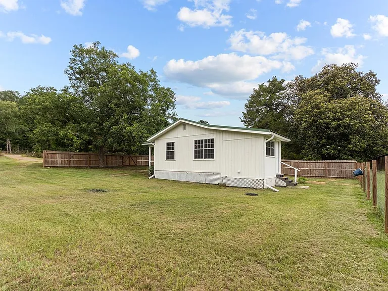 12614 FM 777 — Photo 21