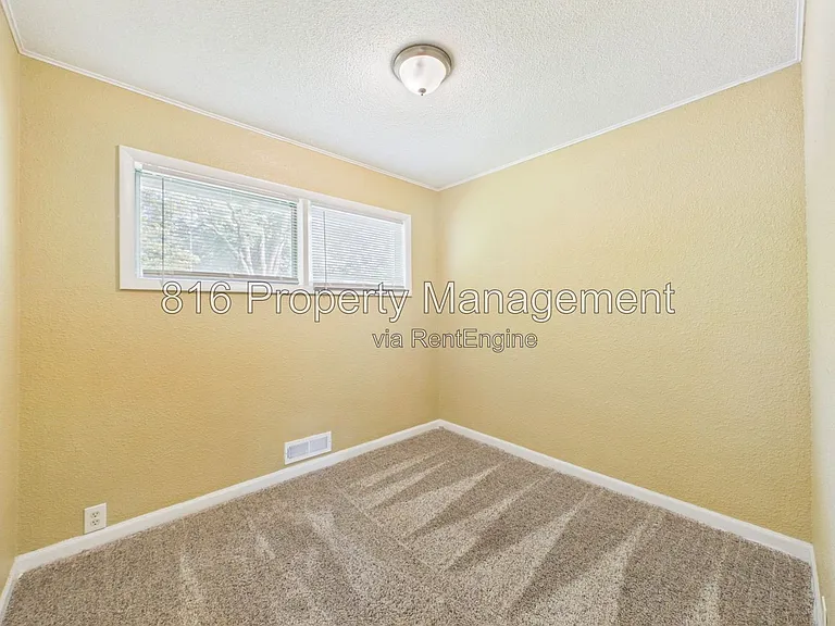 7702 E 112th Ter — Photo 17