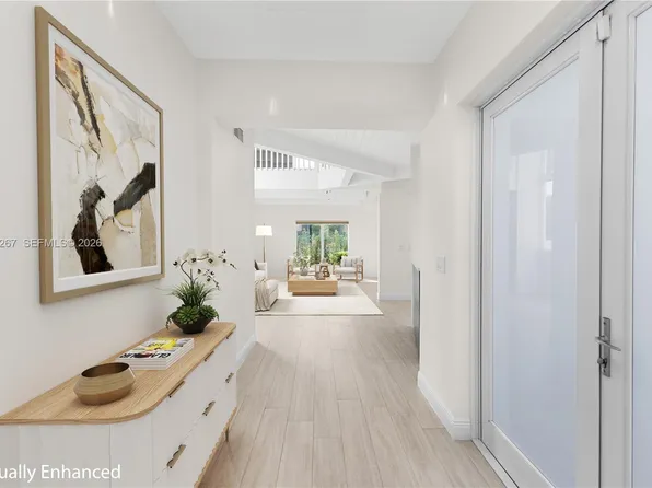 20205 W Oak Haven Cir, Miami, FL 33179