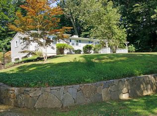 3 Philo Curtis Rd, Sandy Hook, CT 06482