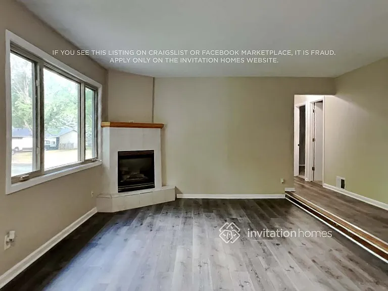 10273 Orleans Ln N — Photo 4