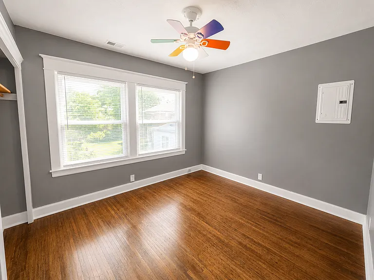 1801 Roanoke Ave — Photo 4