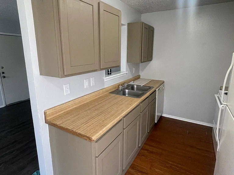 503 Tammy Lynn Dr #3 — Photo 2