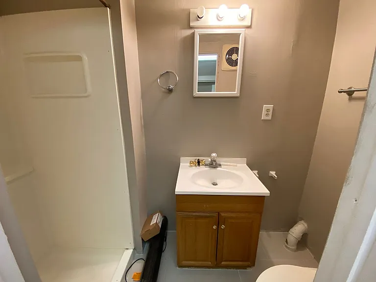 Hunter Ave 1444-1446 MLR (LH2) — Photo 12