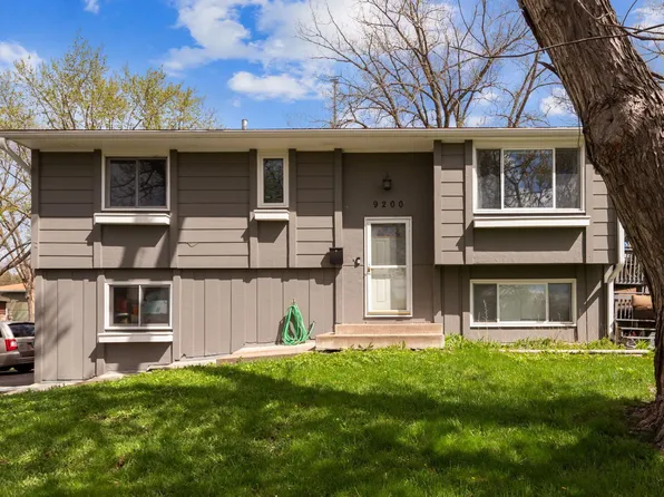 9200 Olympia St, Golden Valley, MN 55427