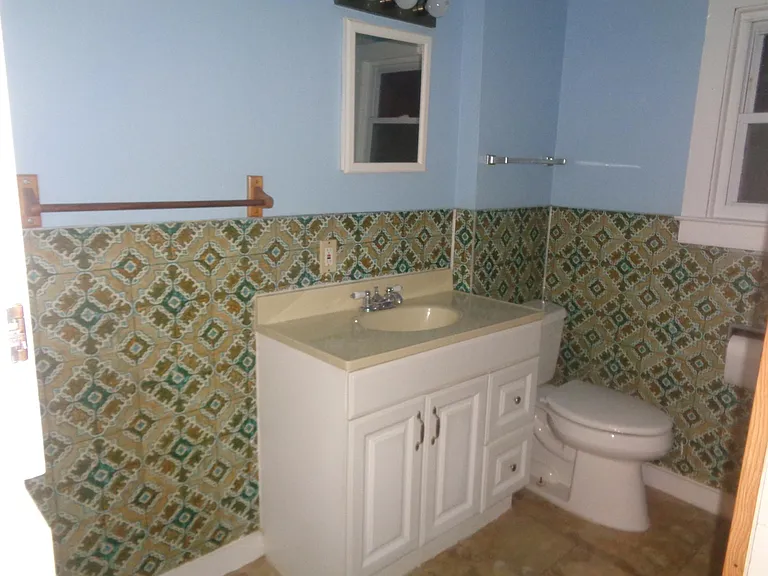 886 Storer Ave — Photo 13