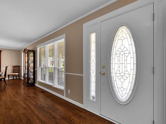 5th image of 5496 Stonehurst Dr