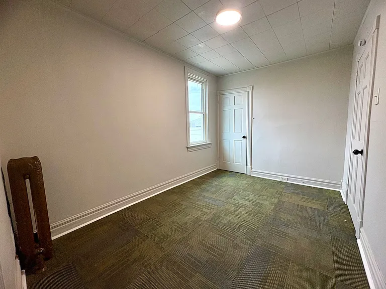 923 W Princess St — Photo 18