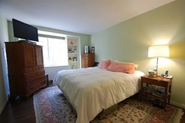 Rented by Douglas Elliman | media 32