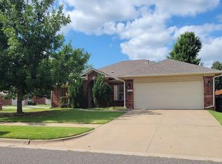 10721 NW 32nd St, Yukon, OK 73099