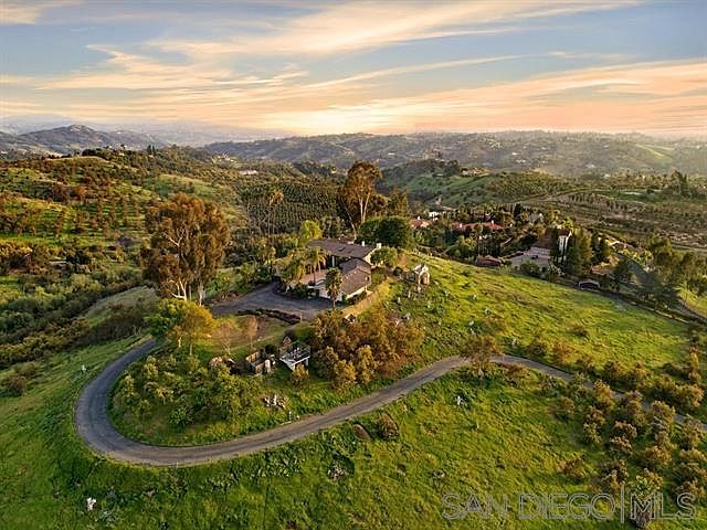 2nd image of 3365 Reche Rd