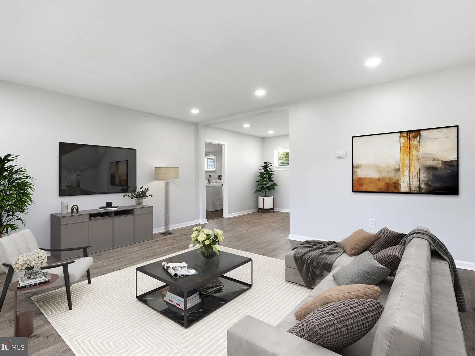 4 bed, 2.0 bath, 1550 sqft, $3,000 — Photo 3