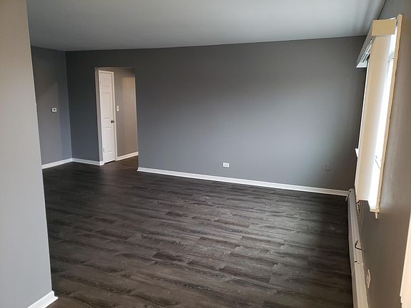 2nd image of 2200 Scoville Ave APT 303