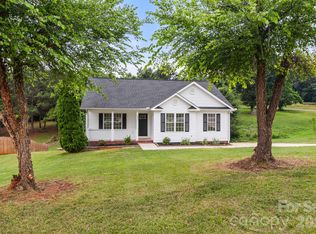 2931 Greenleaf Rd, Clover, SC 29710