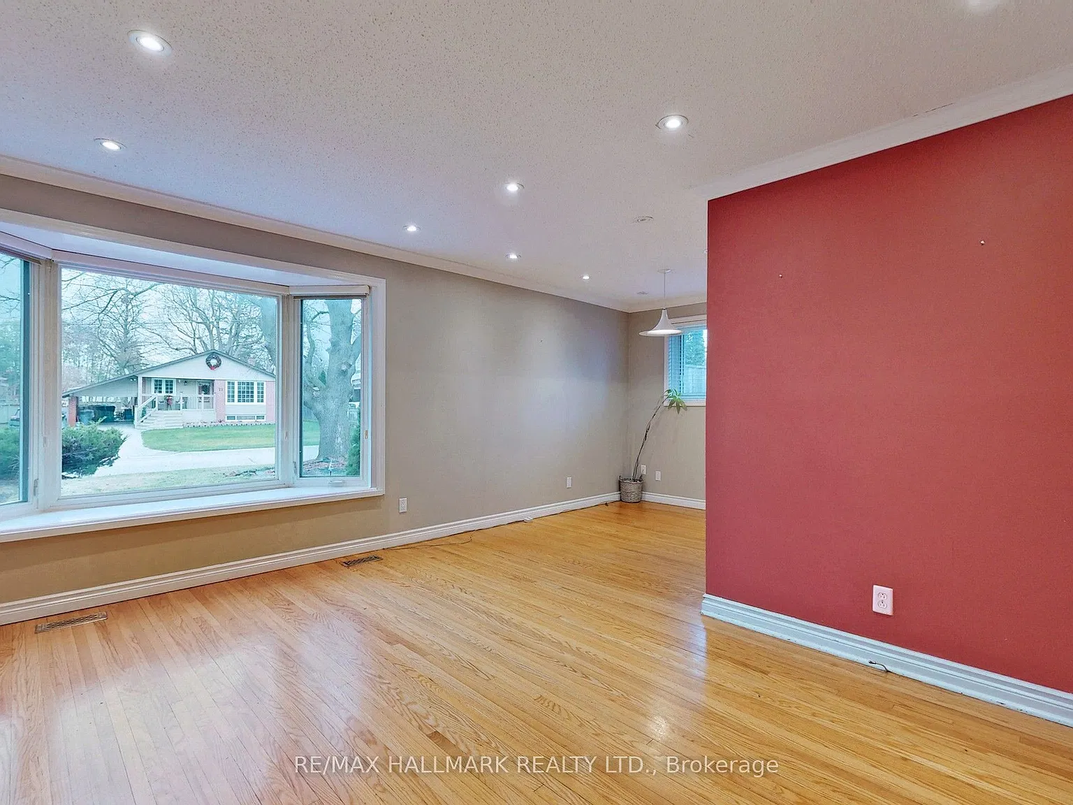 3 bed, $3,200 — Photo 2