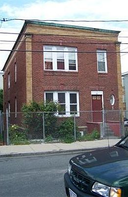 2nd image of 32 Vaughan Ave