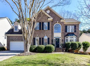9906 Mitchell Glen Dr, Charlotte, NC 28277