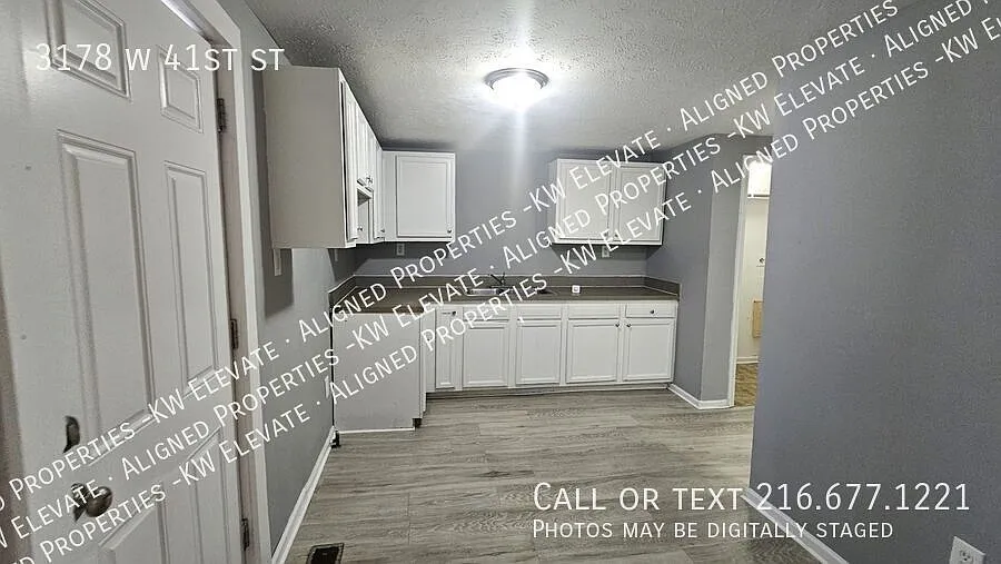 Cozy 3 Bedroom! 1.5 Bath — Photo 2