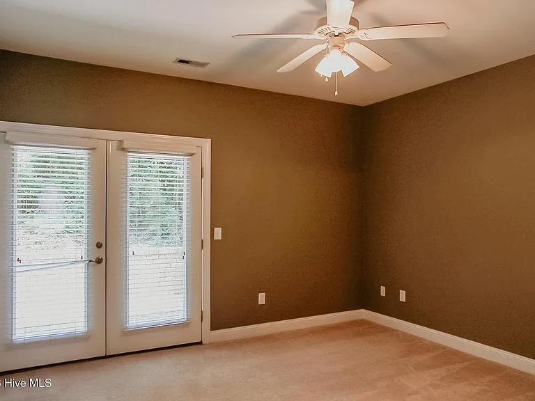 38 Elk Ridge Ln — Photo 12