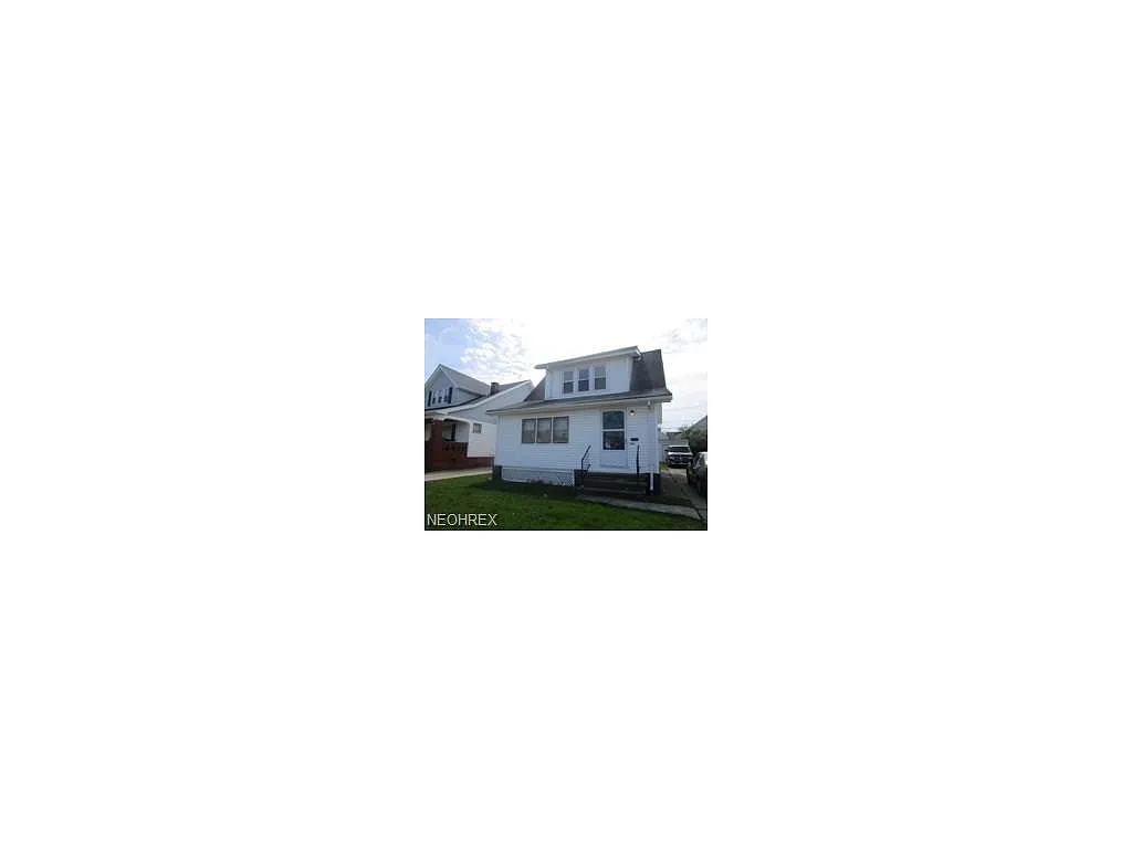10820 Langton Ave photo 1