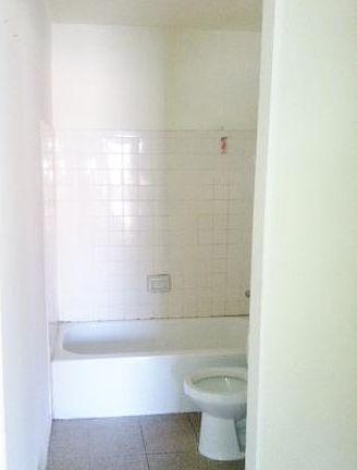 2nd image of 2611 Crescent Ln APT M