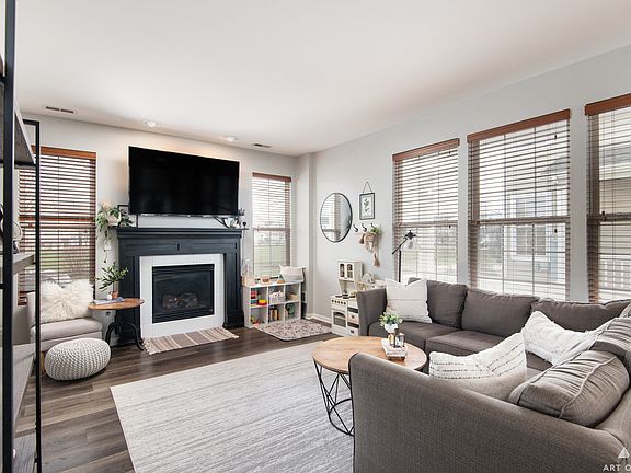 5th image of 25064 S Clare Cir