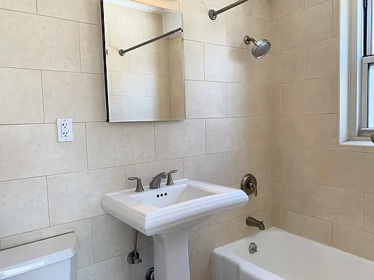 Rented by Stonehenge NYC LLC | media 10