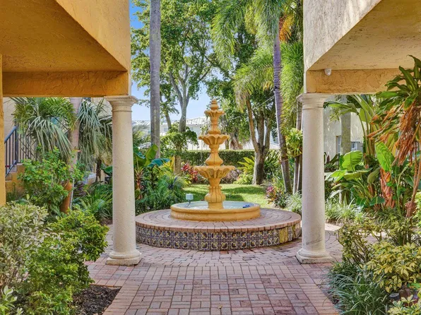 1020 Lake Shore Drive #105, Lake Park, FL 33403