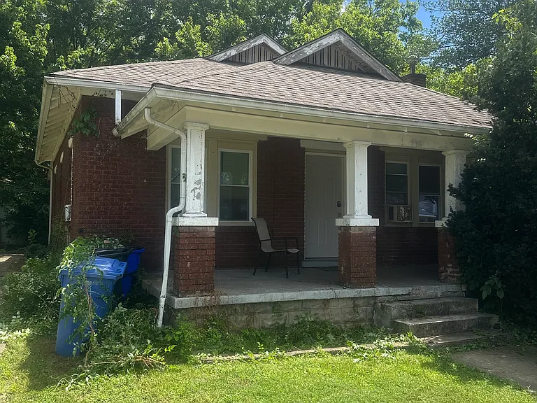414 Kentucky Ct — Photo 8