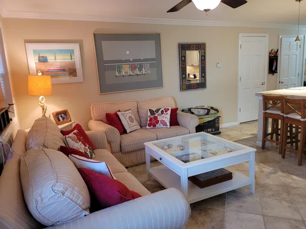 79 Rochester Ave, Long Beach, NY 11561