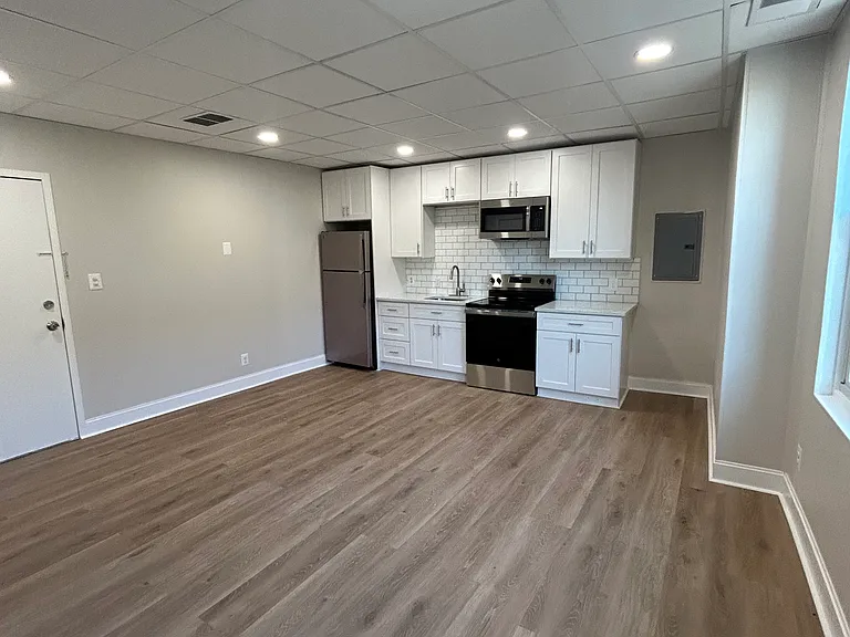 1130 Light St #5 — Photo 3