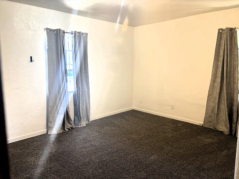 1116 Summit Dr NE — Photo 16